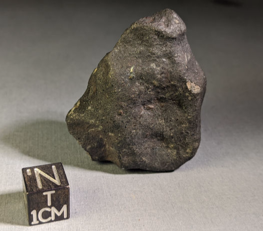 Aiquile 62.1g meteorite